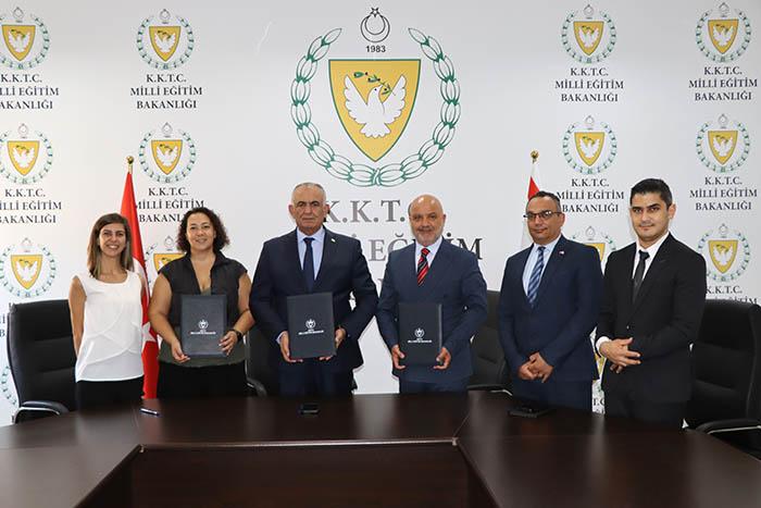 Kuzey Kıbrıs Türk Cumhuriyeti’nde üniversiteler tarafından yürütülecek araştırma projeleri, Milli Eğitim Bakanlığı ile TÜBİTAK arasında imzalanan “Bilim ve Teknoloji Alanlarında İşbirliği Protokolü” kapsamında destekleniyor