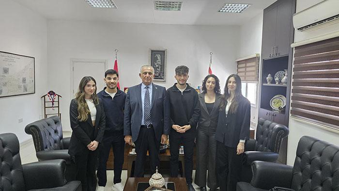 Milli Eğitim Bakanı Nazım Çavuşoğlu, Kıbrıs Türk Öğrenciler Birliği Derneği'nin Türkiye Başkanı Doğuş Ertoprak ve üyelerini kabul etti.