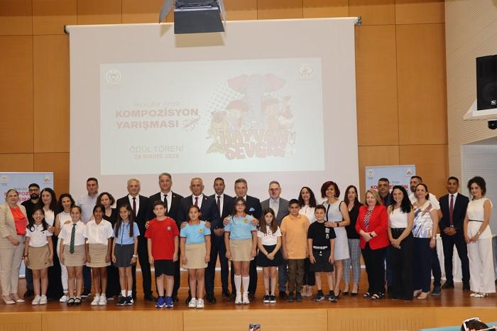 “Hayvan Sevgisi” Konulu Kompozisyon Yarışmasında Dereceye Giren İlkokul Öğrencileri Ödüllerini Aldı