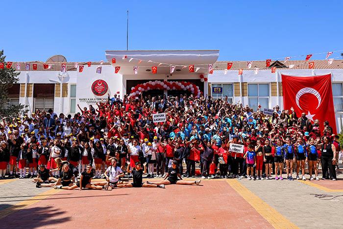 Çocuklar 23 Nisan için Meclis’teydi