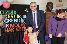 Milli Eğitim Bakanı Nazım Çavuşoğlu, Öğrencilerin Karne Sevincine Ortak Oldu