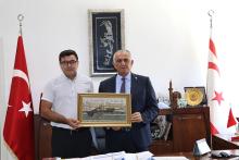 Bakan Çavuşoğlu, Kıbrıs -Azerbaycan Diaspora Merkezi Yönetim Kurulu Başkanı Dinyev’i Kabul Etti